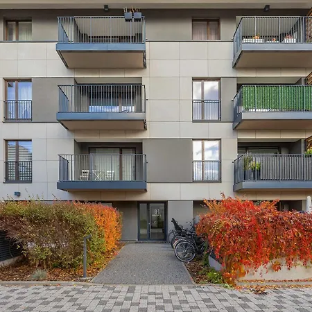 아파트 Sluzewiec Bright With Garden&parking By Renters 바르샤바