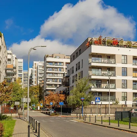 Sluzewiec Bright With Garden&parking By Renters 바르샤바
