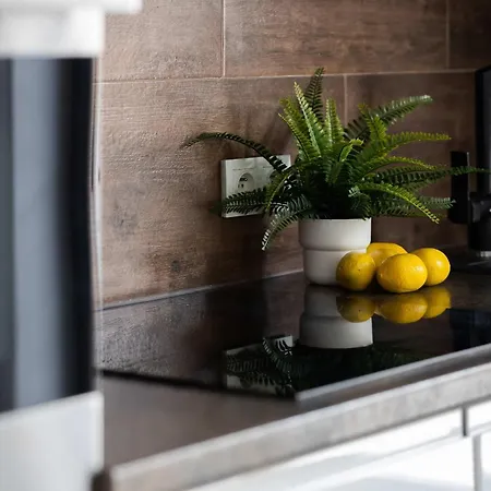 Sluzewiec Bright With Garden&parking By Renters דירה *