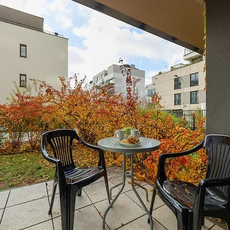 Sluzewiec Bright With Garden&parking By Renters Апартаменты Варшава