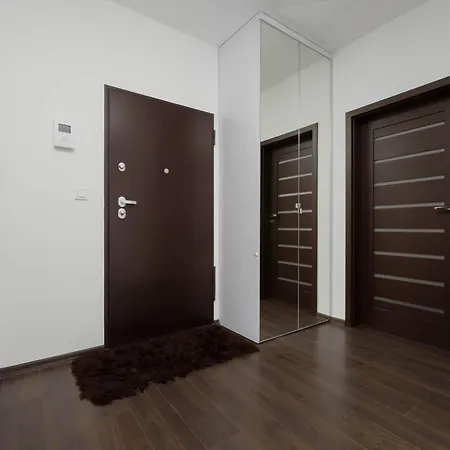 Sluzewiec Bright With Garden&parking By Renters ורשה